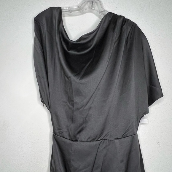 ELLIAT Carson One-Shoulder Satin Dress in Black, size S NWT - Picture 4 of 7